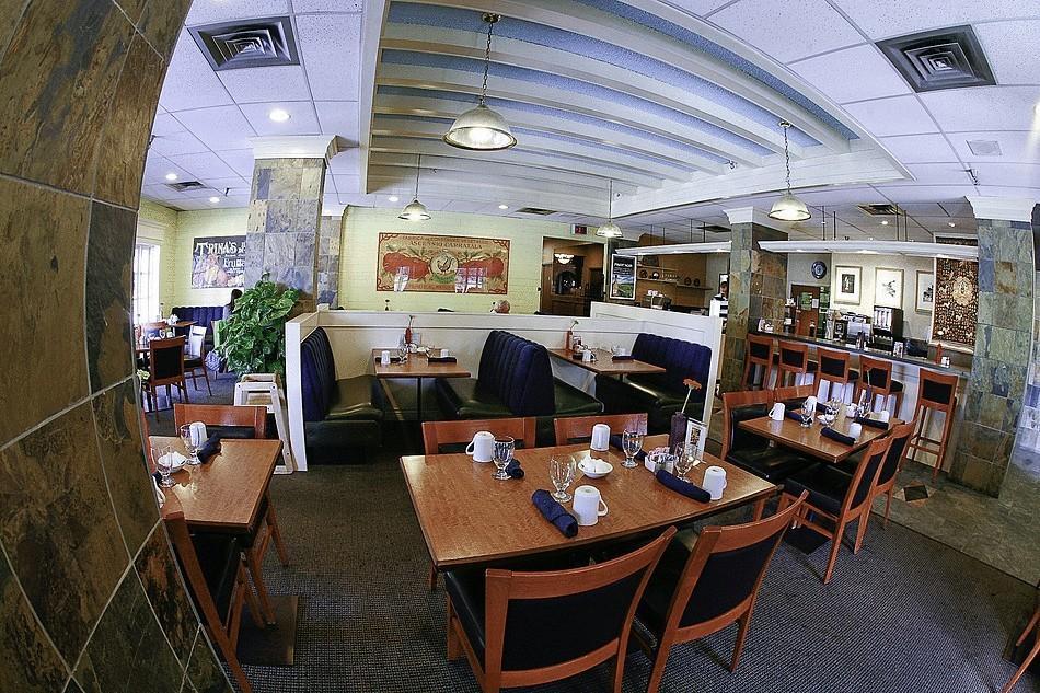 Compass Point Inn - Surrey Restaurang bild